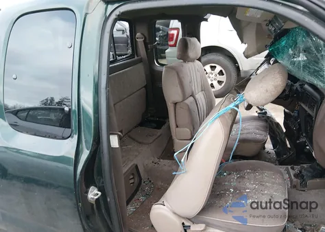 2000 Toyota Tacoma из США, поврежденный, VIN 5TEVL52N9YZ707967